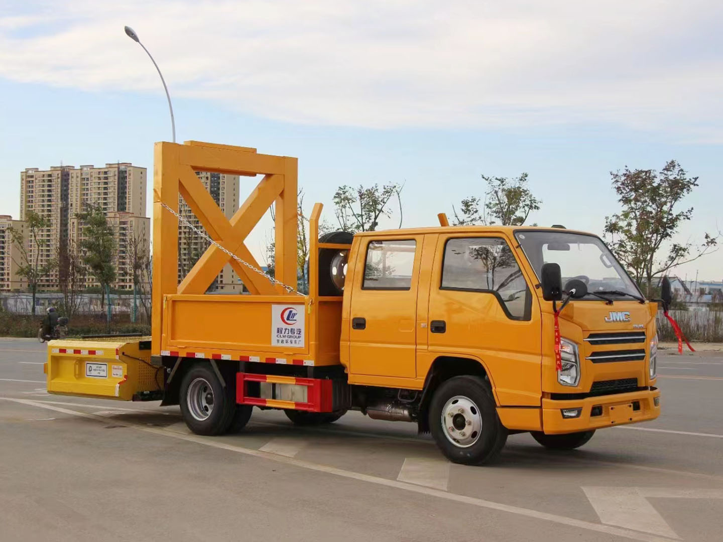 国六江铃双排防撞缓冲车